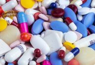 Antidepressivo engorda? Psiquiatra explica relação entre remédios e peso