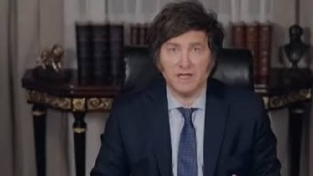 Estrategista de Milei fez 'live' com fake news sobre urnas eletrônicas