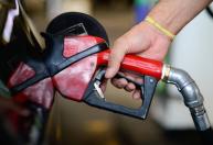 Preço dos combustíveis cai em julho, mas diesel acumula alta de 13% no ano