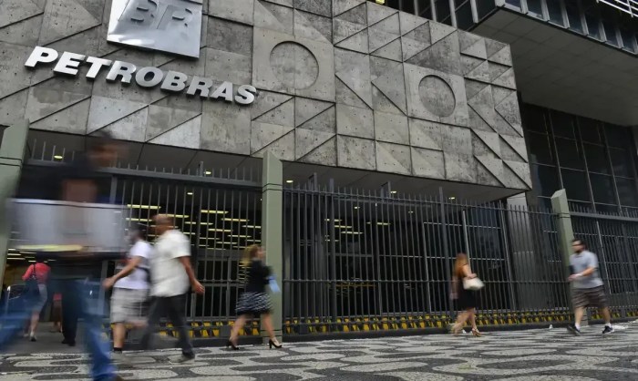 Petrobras terá concurso para quase mil vagas