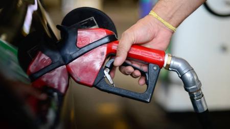 Petrobras divulgou comunicado ao mercado na tarde deste domingo (14) confirmando mudança na política de preços