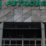 Ações da Petrobras sobem com decisão sobre cobrança de impostos sobre a gasolina