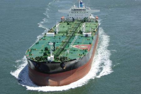Míssil dos EUA atinge navio petroleiro iraniano perto da ilha de Kharg, no Golfo Pérsico
