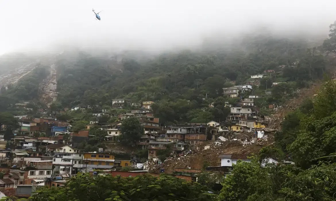 Petrópolis (RJ) está em alerta para temporais com risco de alagamentos e deslizamentos