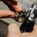 Jovem é atingida por disparos de arma de fogo feitos pelo ex-namorado em Cataguases (MG)