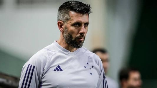 Pezzolano anunciou a saída do Cruzeiro após a eliminação para o América nas semifinais do Mineiro