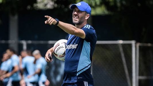 Pezzolano comandou, nesta segunda (27), treinamento na Toca da Raposa