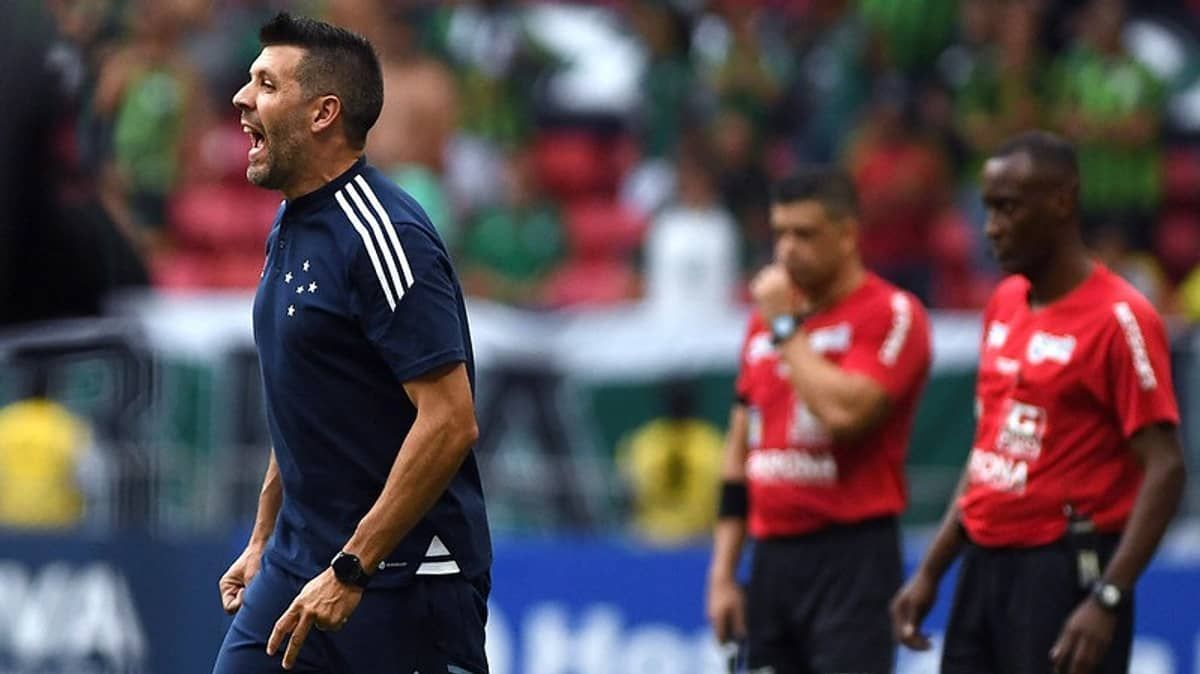 Pezzolano analisa derrota para o América, mas diz que Cruzeiro está evoluindo 