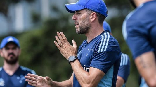 Pezzolano promove cinco alterações em relação ao time que disputou o clássico com o América