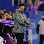 Torcida do Valladolid pede demissão de Pezzolano, ex-Cruzeiro, após tropeço em casa