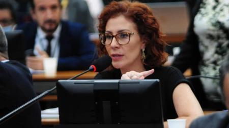 Carla Zambelli está presa na Itália