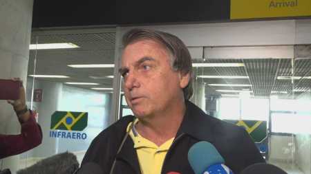 PF analisa com cautela eventual apreensão de passaporte de Bolsonaro, dizem fontes.