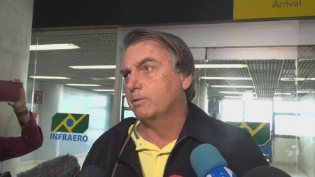 PF analisa com cautela eventual apreensão de passaporte de Bolsonaro, dizem fontes.