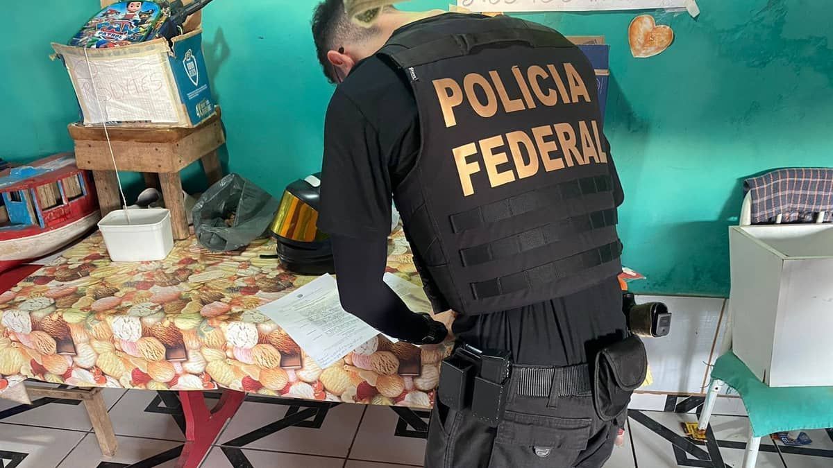 PF cumpre 16 mandados contra Comando Vermelho por crimes no Acre e Paraná