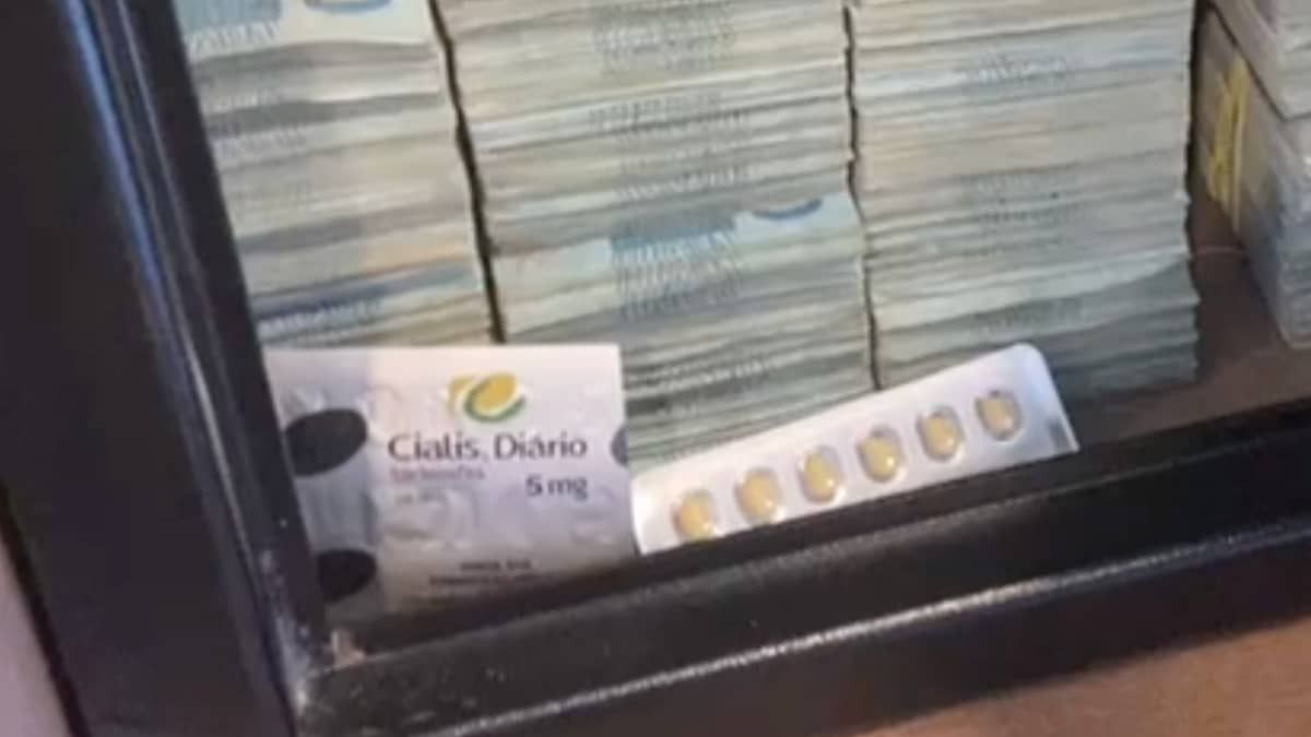 PF encontra remédio para impotência sexual dentro de cofre “entupido de dinheiro” em operação sobre kits de robótica