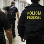 PF faz operação contra fraudes em licitações de equipamentos de robótica em Alagoas
