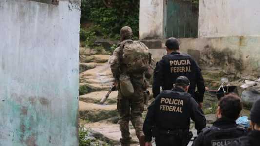 PF faz operação contra grupo que explodia bancos na Bahia.