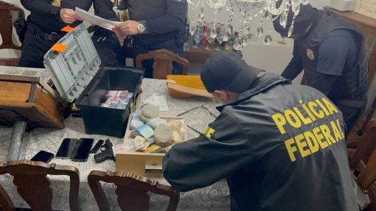 PF investiga policiais do RS em esquema de câmbio ilegal com desvios de R$ 2 milhões; agentes são afastados.