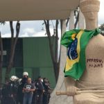 'Perdeu, mané': Polícia Federal prende mulher que pichou estátua do Supremo