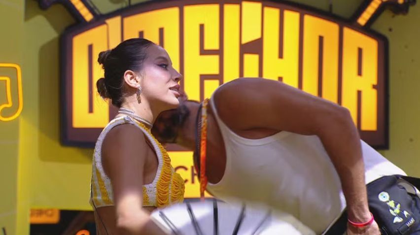BBB 25: Casal? Maike e Renata tem momento durante festa