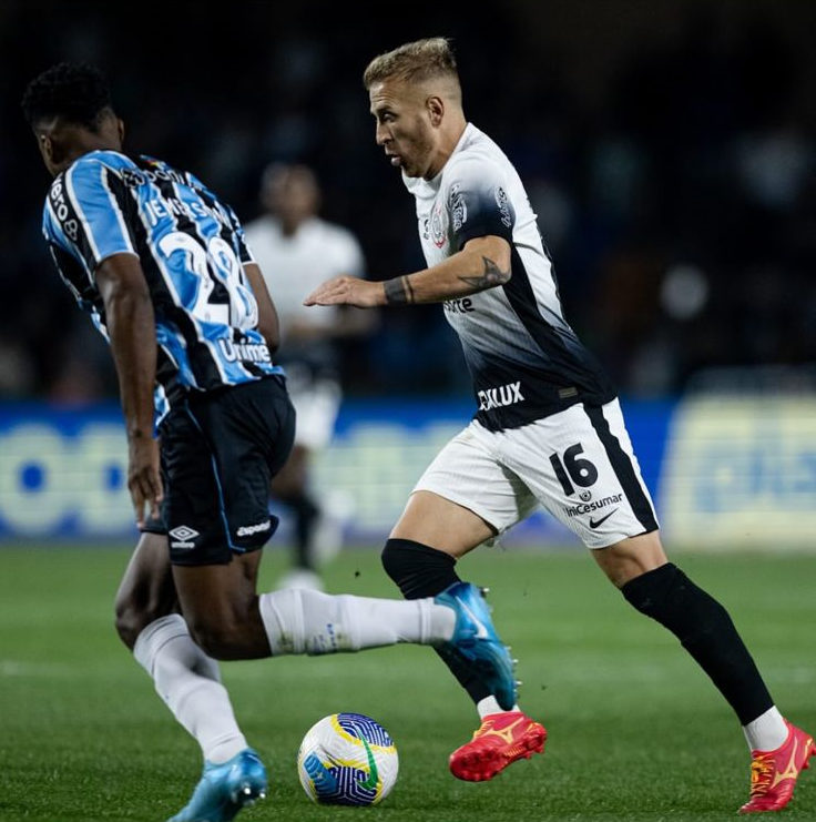 Ex-Inter, atacante do Corinthians descreve eliminação sobre o Grêmio
