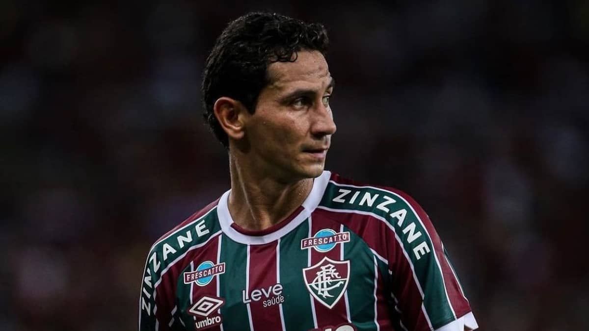 Craques leiloam camisas para arrecadarem fundos em prol de movimento filantrópico