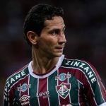 Craques leiloam camisas para arrecadarem fundos em prol de movimento filantrópico