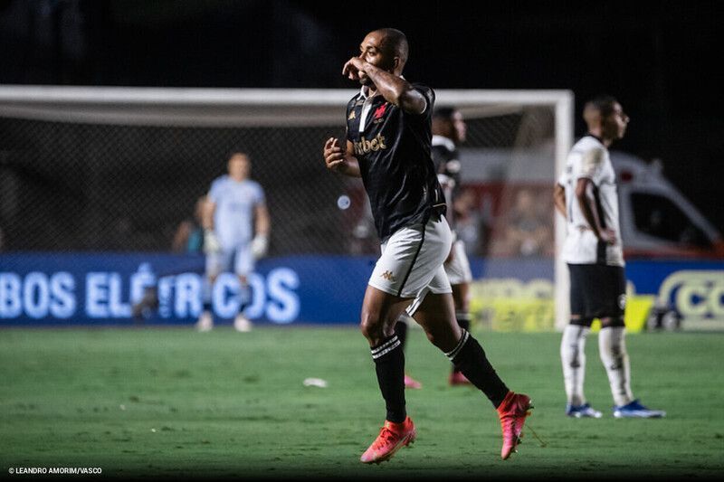 Permanência de Paulo Henrique no Vasco vira incógnita após indefinição no futebol
