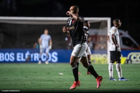 Paulo Henrique fez o gol da vitória sobre o Botafogo