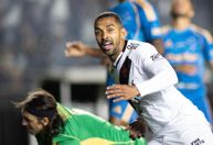 Após vitória sobre o Cruzeiro, titular do Vasco mira Seleção e rasga elogios a Diniz