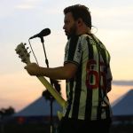 Torcedor do Atlético, guitarrista do CPM 22 sonha com show na Arena MRV