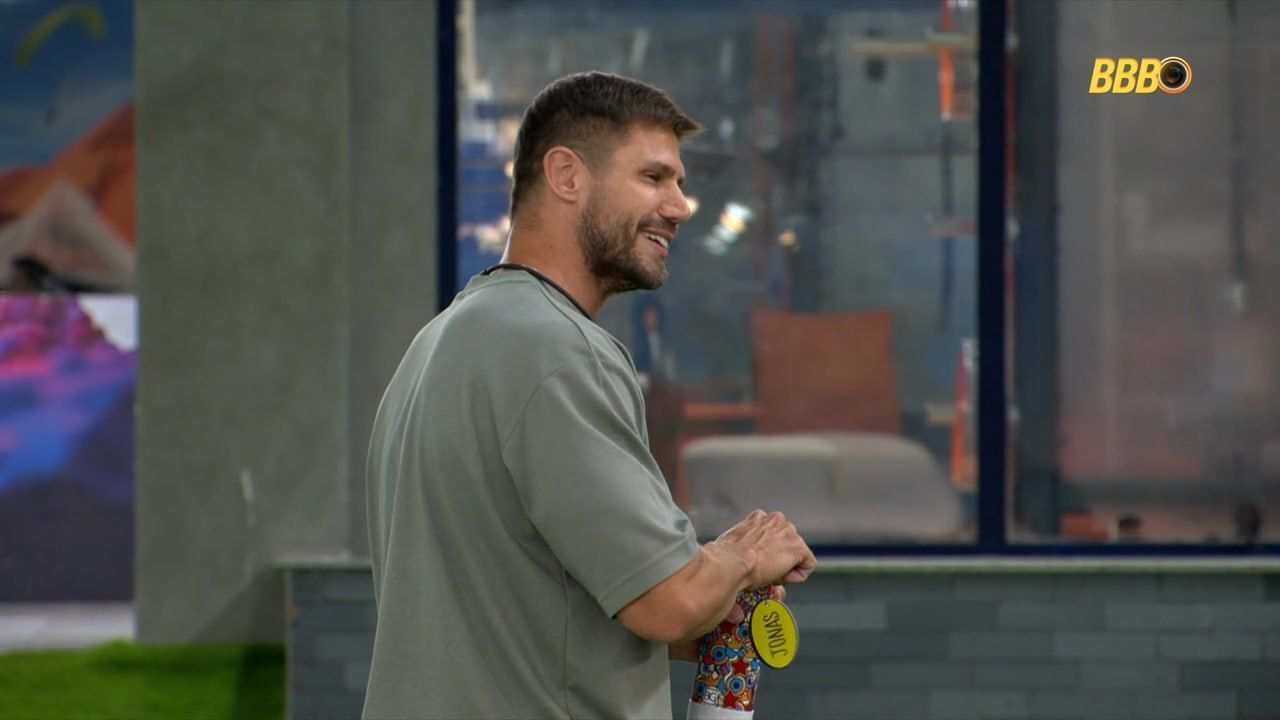 Juliano e Jonas se provocam após briga no BBB 26: 'Vai bater?'