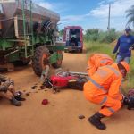 Motociclista sem CNH tem mal súbito e bate em trator em Araxá (MG)