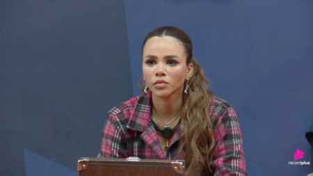Gabily quer desistir de A Fazenda 17