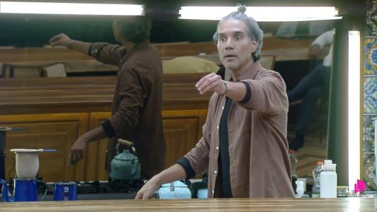 Fernando se irrita com Tàmires em A Fazenda 17