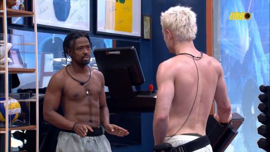 Leandro e Juliano conversaram na academia