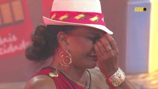 Solange Couto ficou bastante emocionada na festa do BBB 26