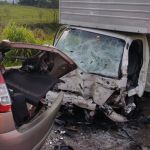Grave acidente no interior de Minas mata duas pessoas e caminhoneiro fica em estado grave