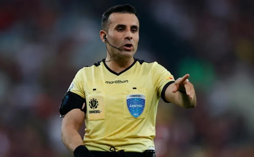 Árbitro de jogo do Atlético na Libertadores apita Brasil x Paraguai pela Copa América