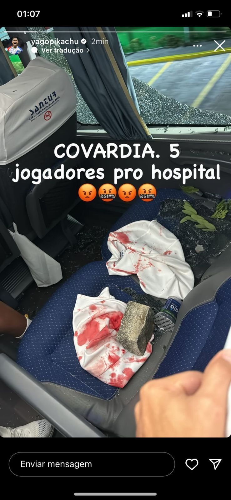 Ônibus do Fortaleza é atingido por bomba, e jogadores são levados ao hospital