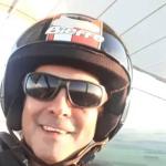 Bombeiros fazem buscas por piloto de asa-delta no litoral de SP