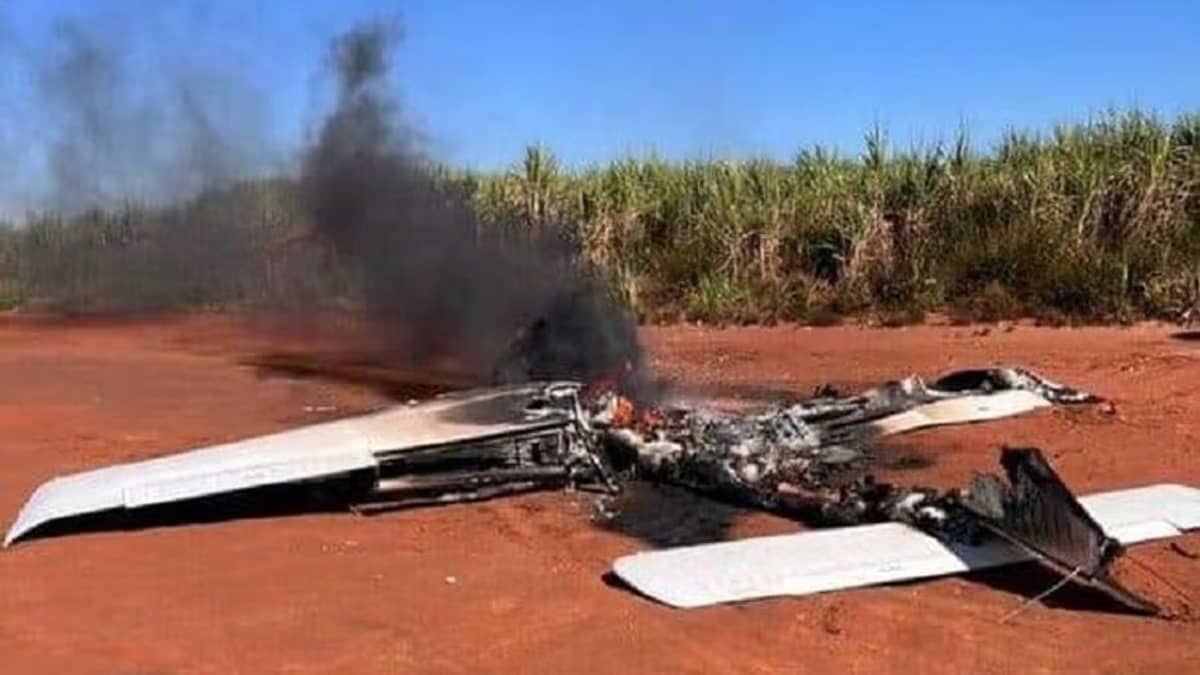 Piloto incendeia aeronave e foge após ser perseguido pela FAB