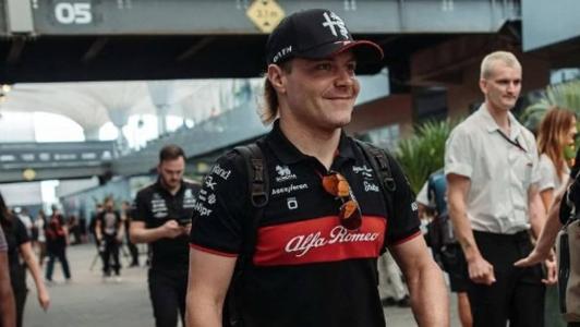 Piloto lança campanha com fotos nu
