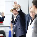 Lula passa por novo exame na cabeça e é liberado pelos médicos para voltar a Brasília