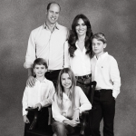 Príncipe William e Kate Middleton publicam cartão de Natal em família