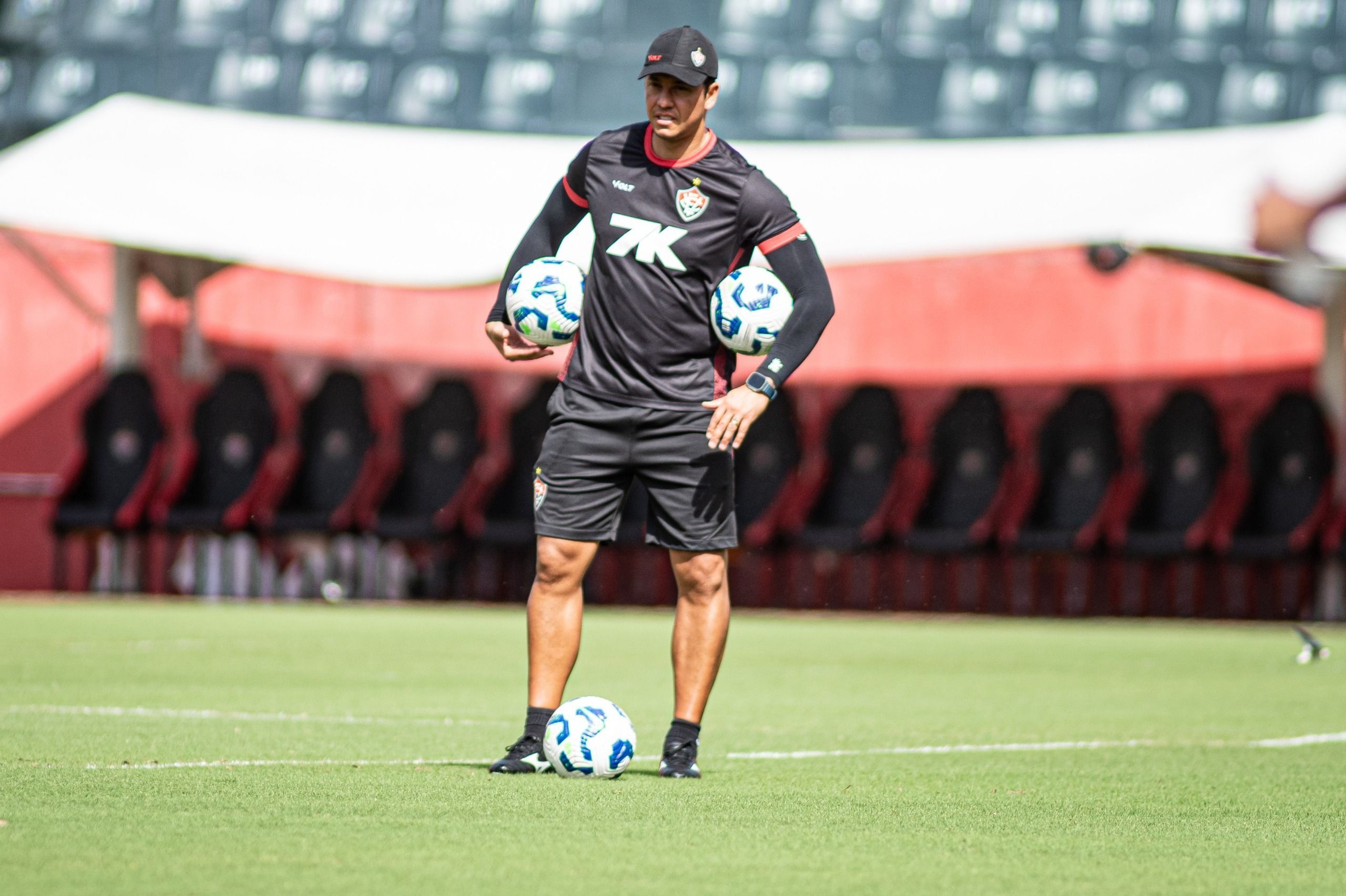 As opções de Thiago Carpini para escalar o Vitória contra o Cruzeiro