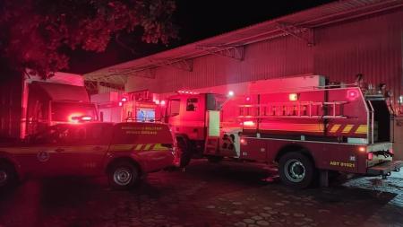 Pipoca 'passa do ponto' e provoca incêndio em fábrica de salgadinhos