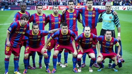 Piqué e Daniel Alves foram companheiros no Barcelona