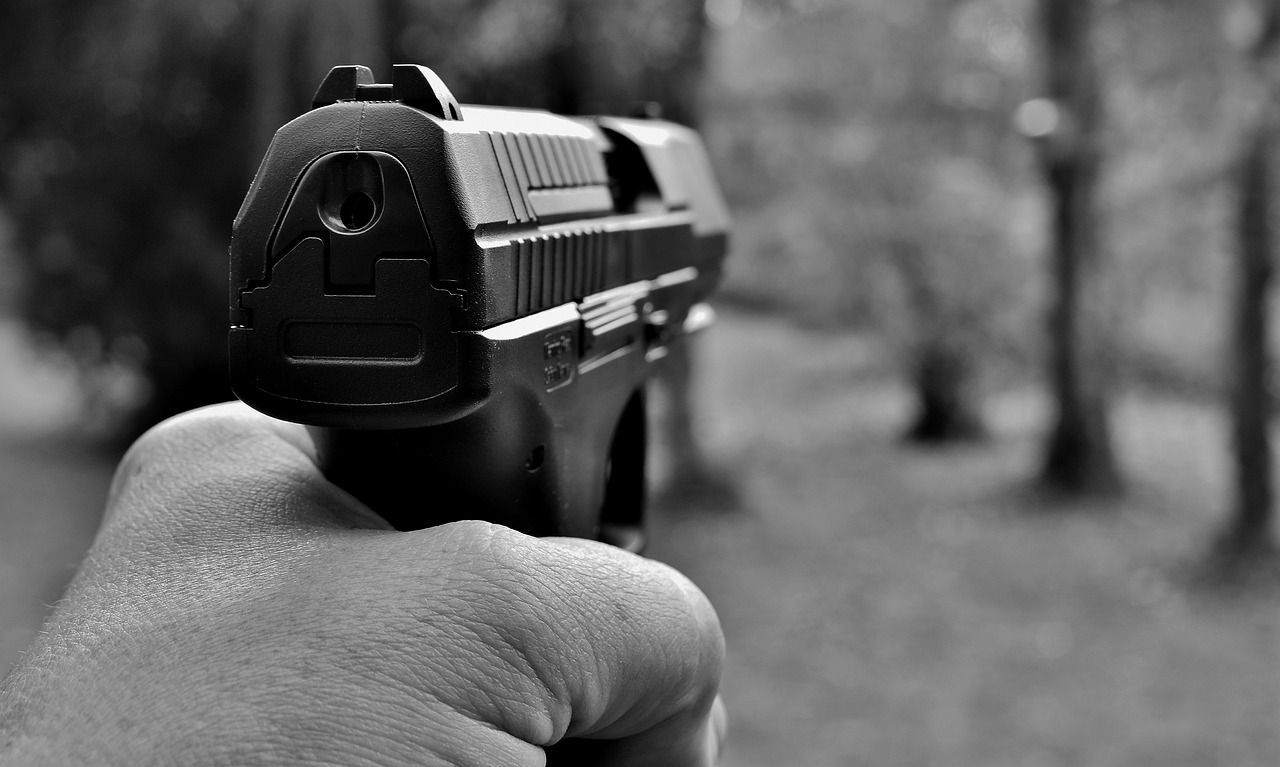 Homem é preso após ameaçar mãe de 80 anos e sobrinha no interior de Minas