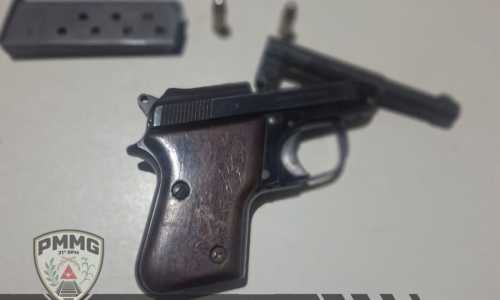 Pistola apreendida com homem preso ao ser flagrado fazendo selfie com arma em São Geraldo (MG)